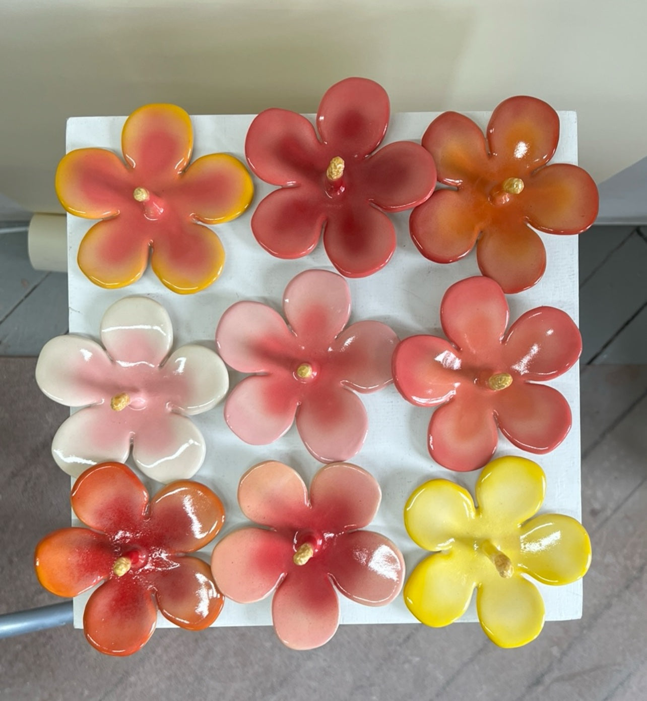 hibiscus ring holder image 0